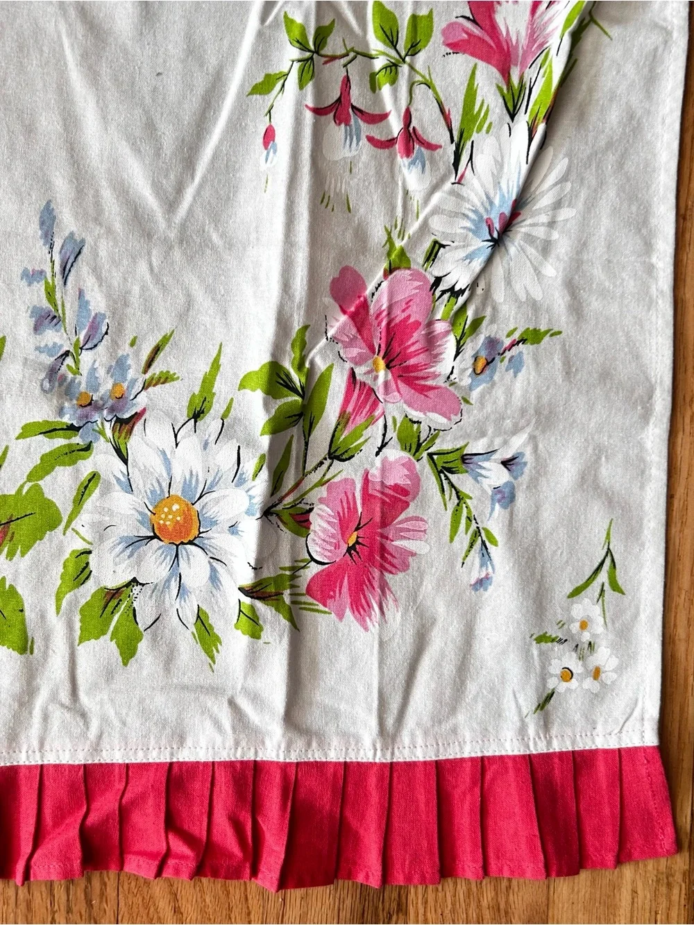 Lu Ray Home Collection Vintage Floral Tea Towel Pink Ruffle Trim 100% Cotton